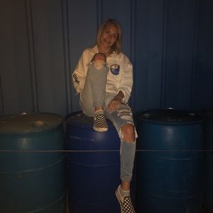 Meet your Posher, Kira